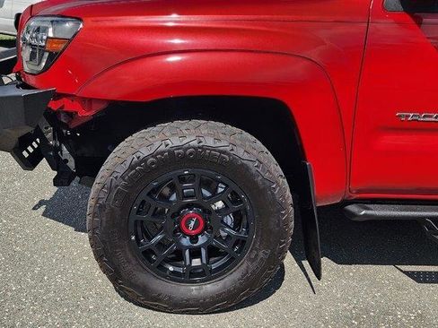 Used 2015 Toyota Tacoma PreRunner w/ TRD Sport Package RWD image 9