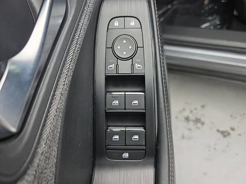 Used 2023 Nissan Rogue SV AWD/4WD image 20