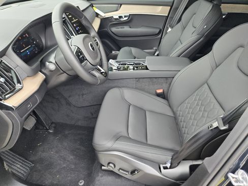 New 2026 Volvo XC90 B6 Plus w/ Protection Package Premier image 14