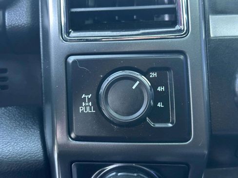 Used 2017 Ford F150 XLT w/ Equipment Group 302A Luxury AWD/4WD image 14
