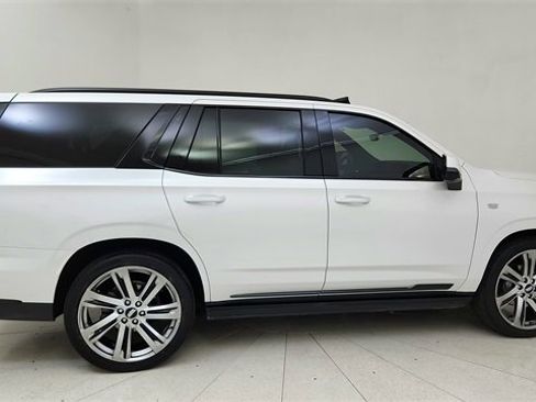 Used 2025 Cadillac Escalade Sport w/ Touring Package image 6