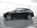 Certified 2020 Porsche Macan image 2