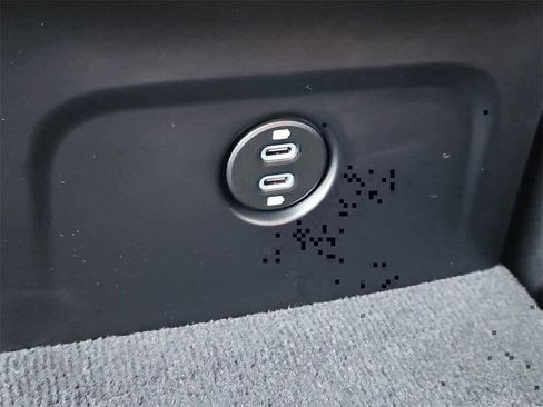 Certified 2025 Porsche Macan image 26