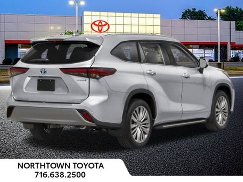 New 2026 Toyota Highlander Platinum image 2