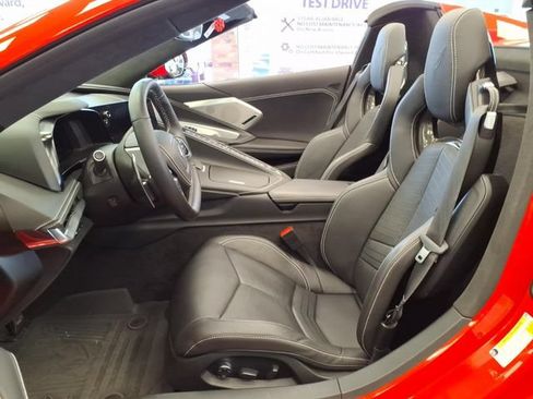 Used 2022 Chevrolet Corvette Stingray Premium Conv w/ Z51 Performance Package RWD image 2