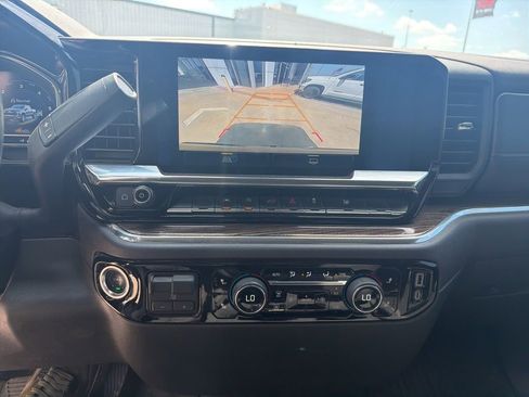 Used 2025 Chevrolet Silverado 1500 LT image 12