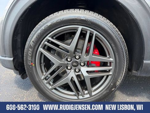 Used 2025 Ford Explorer ST-Line w/ ST-Line Street Pack AWD/4WD image 26