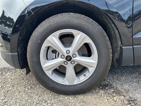 New 2024 Ford Edge SE image 9