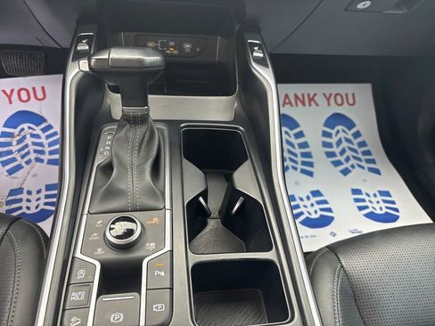 Used 2024 Kia Sorento S image 24