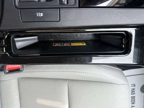 Used 2024 Toyota Prius XLE FWD image 31