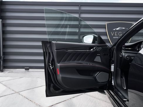 Used 2021 Maserati Quattroporte Trofeo image 37