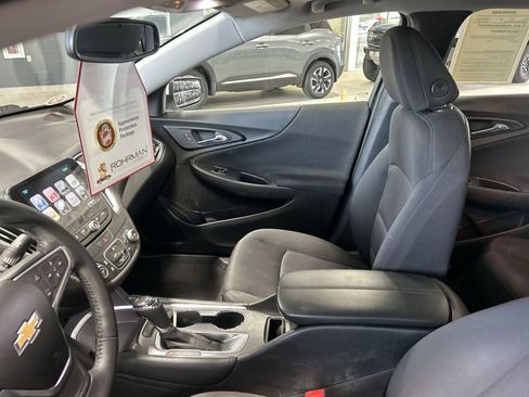 Used 2018 Chevrolet Malibu LT FWD image 3