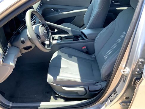 Used 2023 Hyundai Elantra SEL FWD image 7