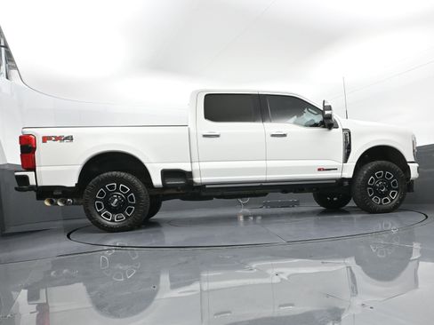 Used 2024 Ford F250 Platinum image 37