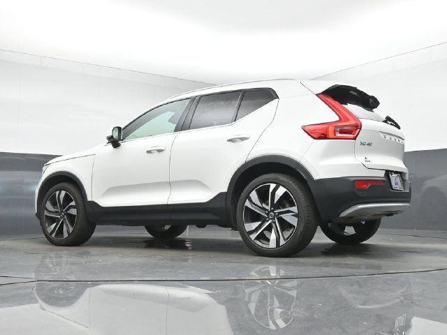 Used 2024 Volvo XC40 B5 Plus w/ Protection Package Premier AWD/4WD image 14