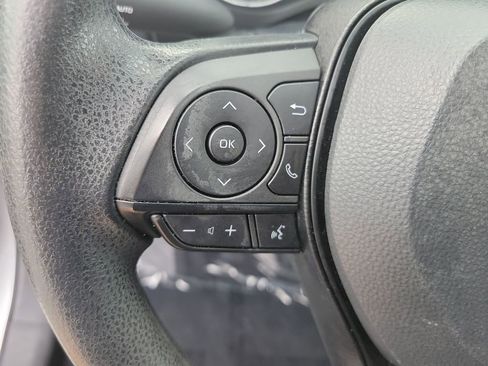 Used 2022 Toyota RAV4 XLE image 28