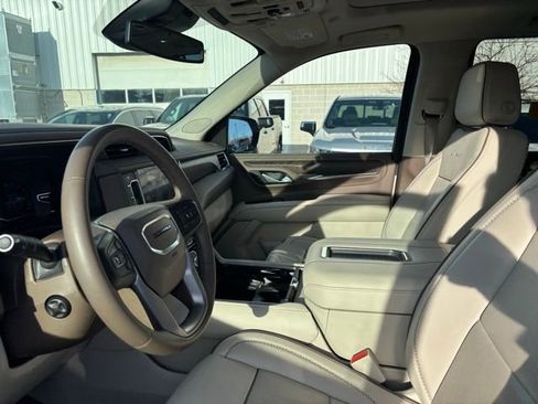 Used 2024 GMC Yukon Denali image 11