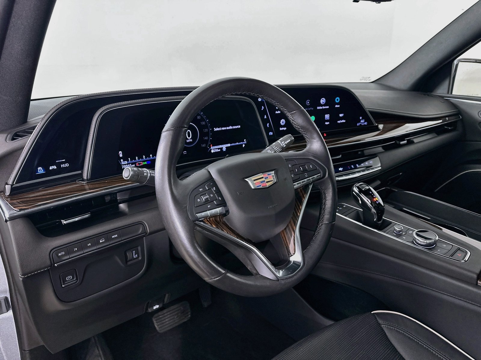 Used 2023 Cadillac Escalade Premium Luxury w/ LPO, Radiant Package AWD/4WD image 33