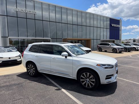 Used 2024 Volvo XC90 B5 Core w/ Protection Package Premier AWD/4WD image 3