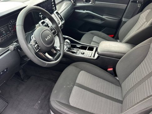 Used 2022 Kia Sorento LX AWD/4WD image 10
