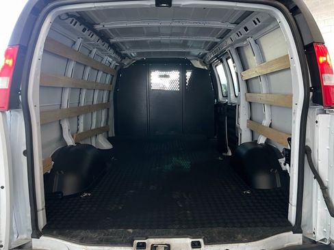 Used 2024 GMC Savana 2500 w/ Driver Convenience Package image 13