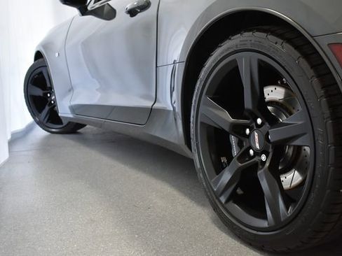 Certified 2018 Chevrolet Camaro SS RWD image 9