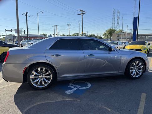 Used 2017 Chrysler 300 C w/ Safetytec Plus Group RWD image 4