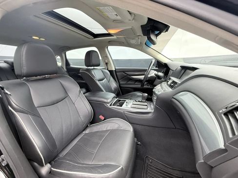 Used 2017 INFINITI Q70 L 3.7 AWD/4WD image 11