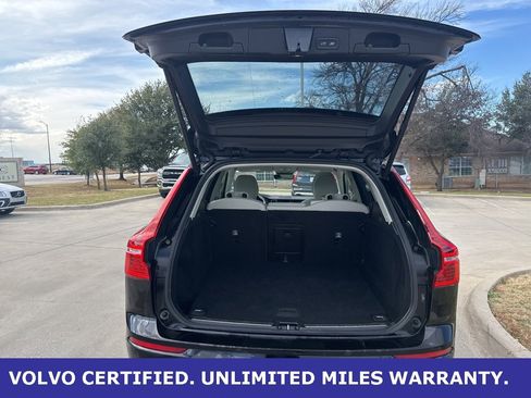 Certified 2023 Volvo XC60 B5 Plus w/ Climate Package image 7