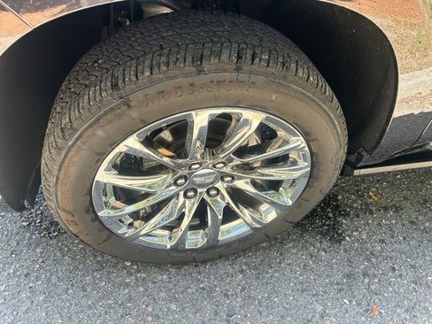 Certified 2025 Cadillac Escalade Premium Luxury Platinum w/ LPO, Radiant Package image 3