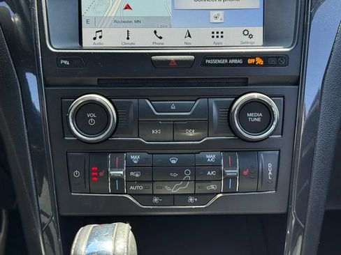 Used 2017 Ford Explorer XLT w/ Equipment Group 202A AWD/4WD image 13
