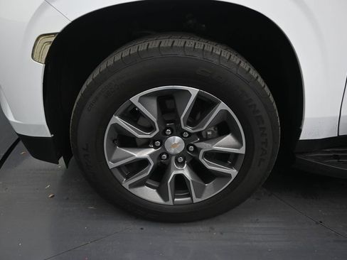 Used 2024 Chevrolet Tahoe LT w/ LT Signature Package RWD image 9