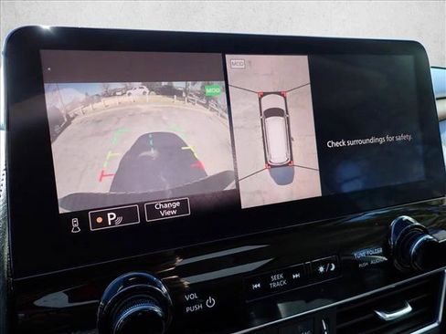 Used 2021 Nissan Armada SL w/ Captain's Chairs Package image 27