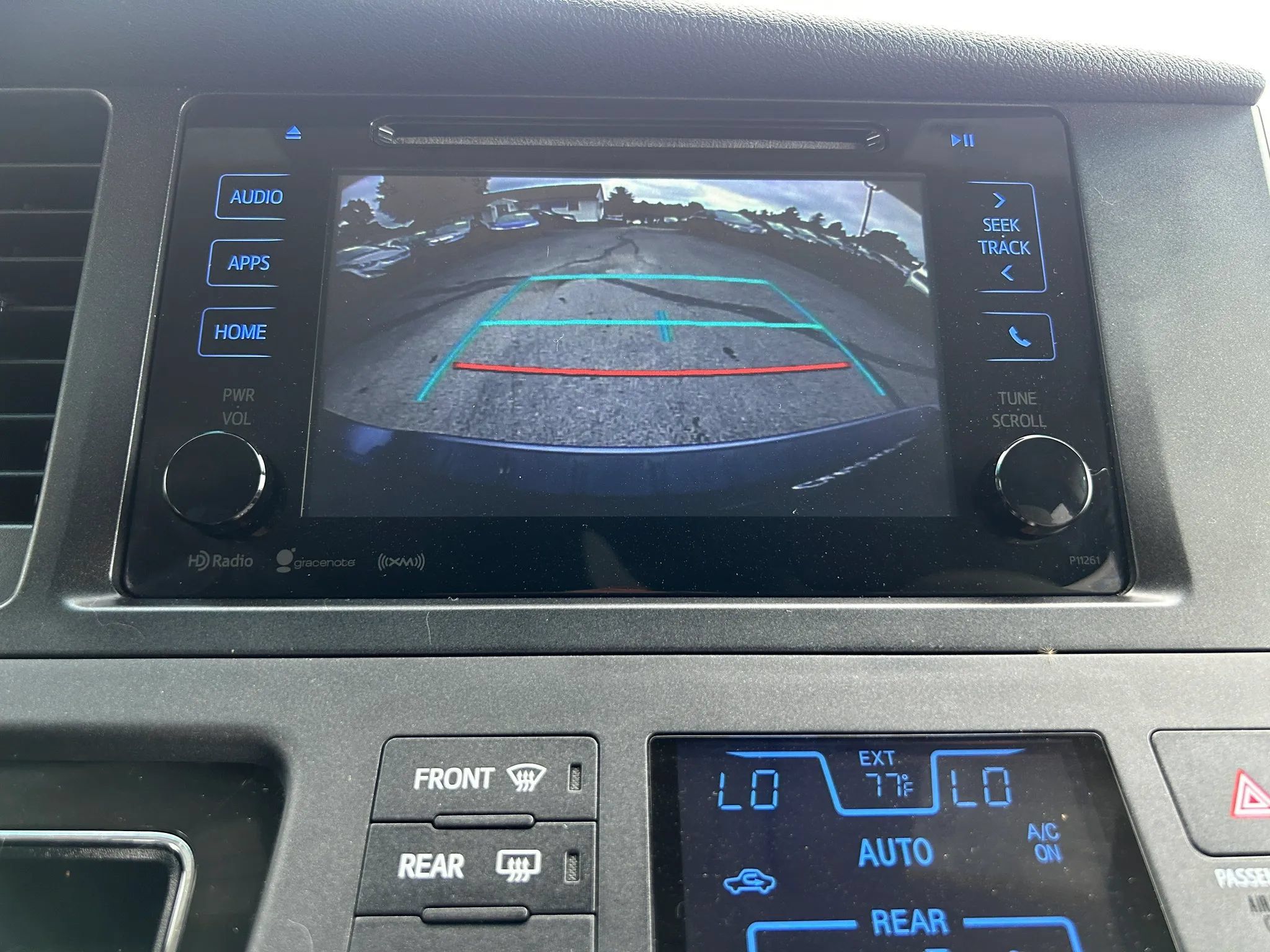 Used 2017 Toyota Sienna LE FWD image 25