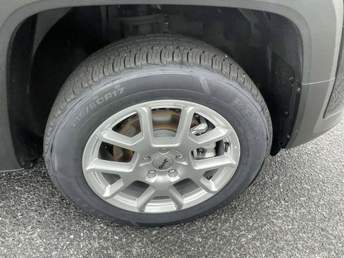 Certified 2023 Jeep Renegade Latitude image 13