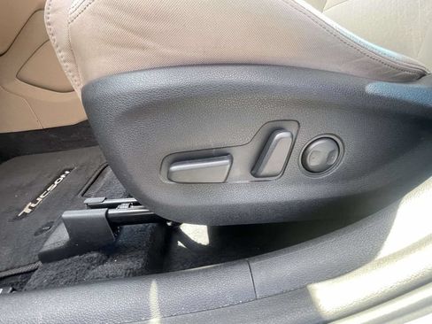 Used 2018 Hyundai Tucson Value FWD image 18