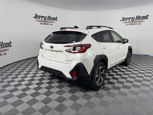 Used 2024 Subaru Crosstrek 2.0i Premium image 9