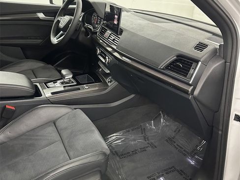 Used 2022 Audi SQ5 Premium Plus w/ Premium Plus Package image 41