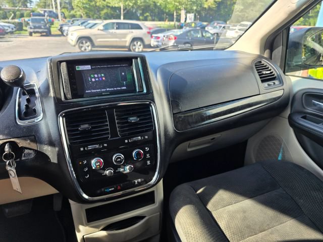 Used 2017 Dodge Grand Caravan SE w/ Power Window Group FWD image 16