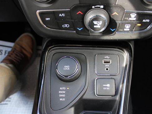 Used 2018 Jeep Compass Limited image 21