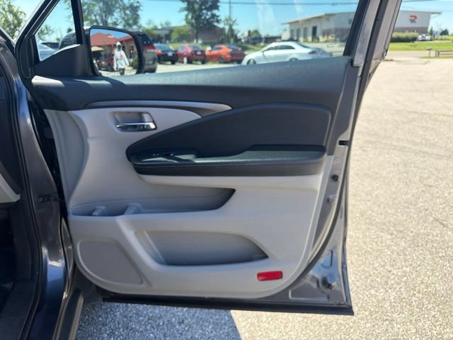 Used 2017 Honda Ridgeline RTS image 28