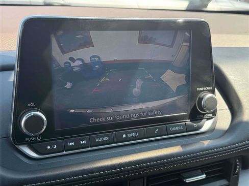 Used 2023 Nissan Rogue SV image 27