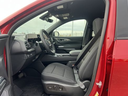 New 2026 Chevrolet Traverse LT w/ Driver Confidence Package image 4