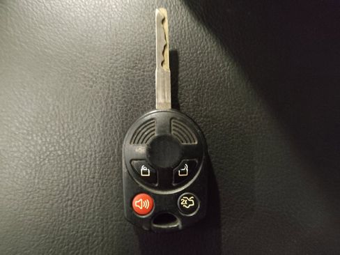 Used 2018 Ford Focus SE FWD image 32