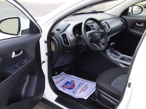 Used 2016 Kia Sportage LX AWD/4WD image 11