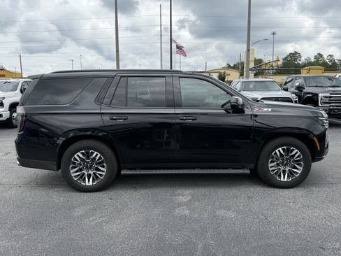 Used 2026 Chevrolet Tahoe Z71 w/ Z71 Off-Road Package AWD/4WD image 12