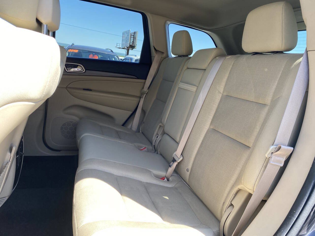 Used 2014 Jeep Grand Cherokee Laredo w/ Quick Order Package 23E AWD/4WD image 15