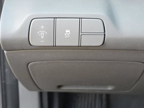 Used 2025 Hyundai Elantra SEL FWD image 24
