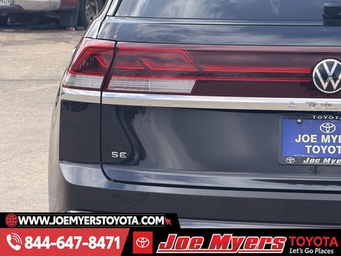 Used 2025 Volkswagen Atlas Cross Sport SE image 10