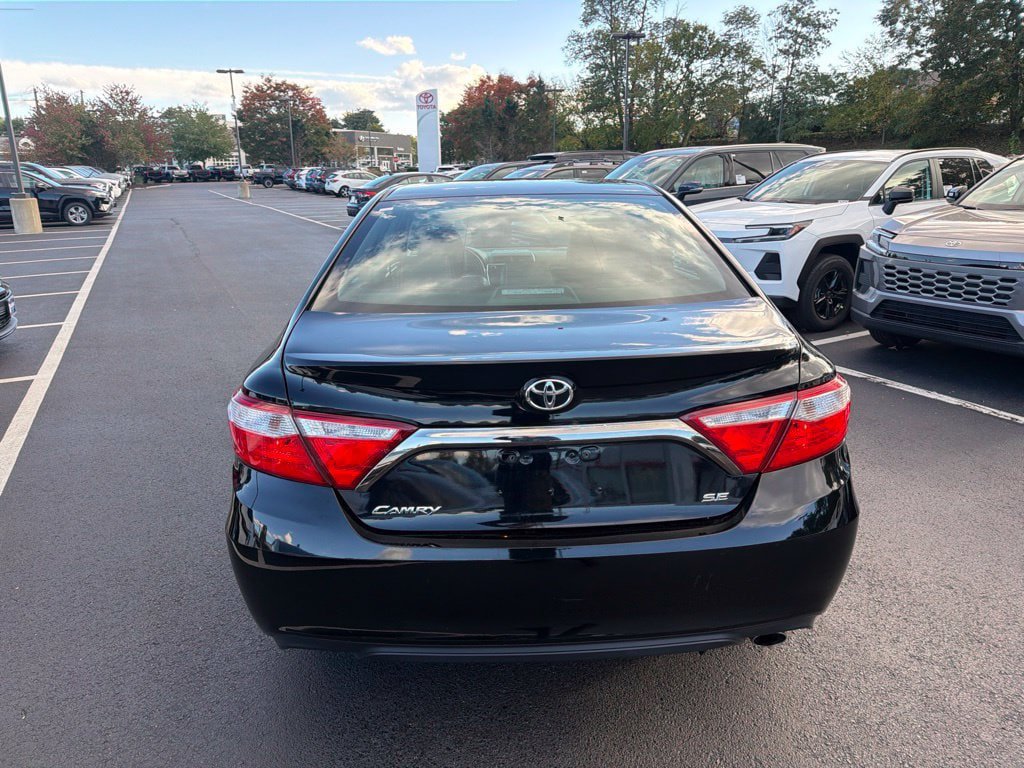 Used 2016 Toyota Camry SE FWD image 6